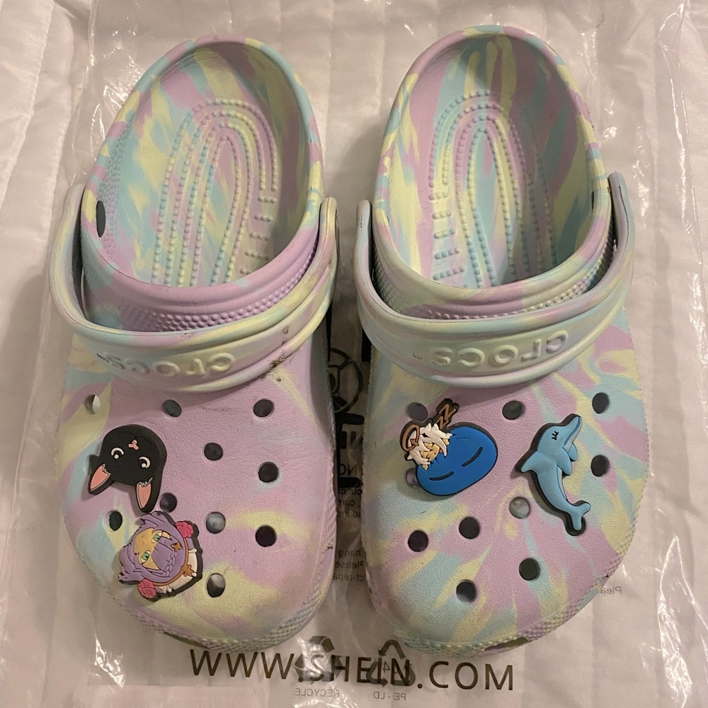Kids crocs (gibits not included)